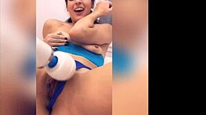 Leszbikus barátnők felfedezik szexualitásukat ebben az otthoni videóban - Abbie Maley és Riley Reid