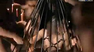 BDSM-slav tränad i latex och bondage