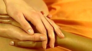 Un massage intime se transforme en un amour passionné dans cette vidéo porno indienne