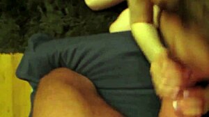 POV video Bella Grey, najstnica, ki dela oralni seks in konča z ogromnim izlivom