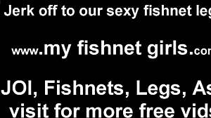 ดูฉัน masturbate ใน fishnet และ garter belt lingerie ของฉัน