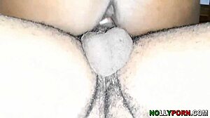 A estrela pornô amadora africana Nollyporns tem uma pica monstruosa em sua vagina