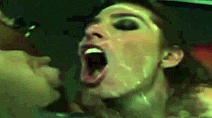 Naomi Russell ile yüzüne boşalma ve sakso çekme fetişi