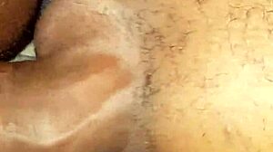 זין שחור גדול מזיין פטמה חסרת שיער לאחר ניתוח כריתת רחם