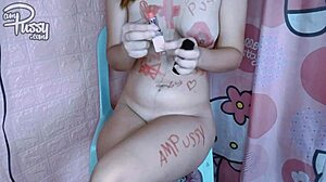 Compétences nues de peinture corporelle pour filles asiatiques sur écran