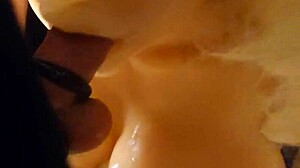 Video POV de una muñeca sexual tetona recibiendo placer oral