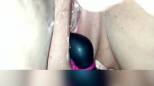 Stříkající orgasmus: Senzační zážitek s velkým klitorisem