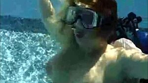 Compilație subacvatică fierbinte cu fete îmbrăcate în bikini