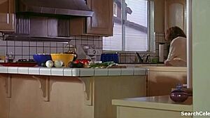 Julianne Moores การแสดงที่เย้ายวนใจในภาพยนตร์ปี 1993
