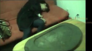 Bella asiatica legata e punita con panna montata in un video fetish fatto in casa