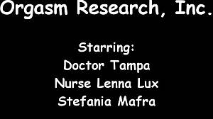 Stefania Mafras ขี่อย่างดุเดือด: จากการสอบ gyno ไปจนถึงการกระทําด้วยดิลโด้ที่รุนแรง