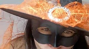 Jiran saya Fetish penyihir Halloween mengambil giliran panas dengan video amatur dia